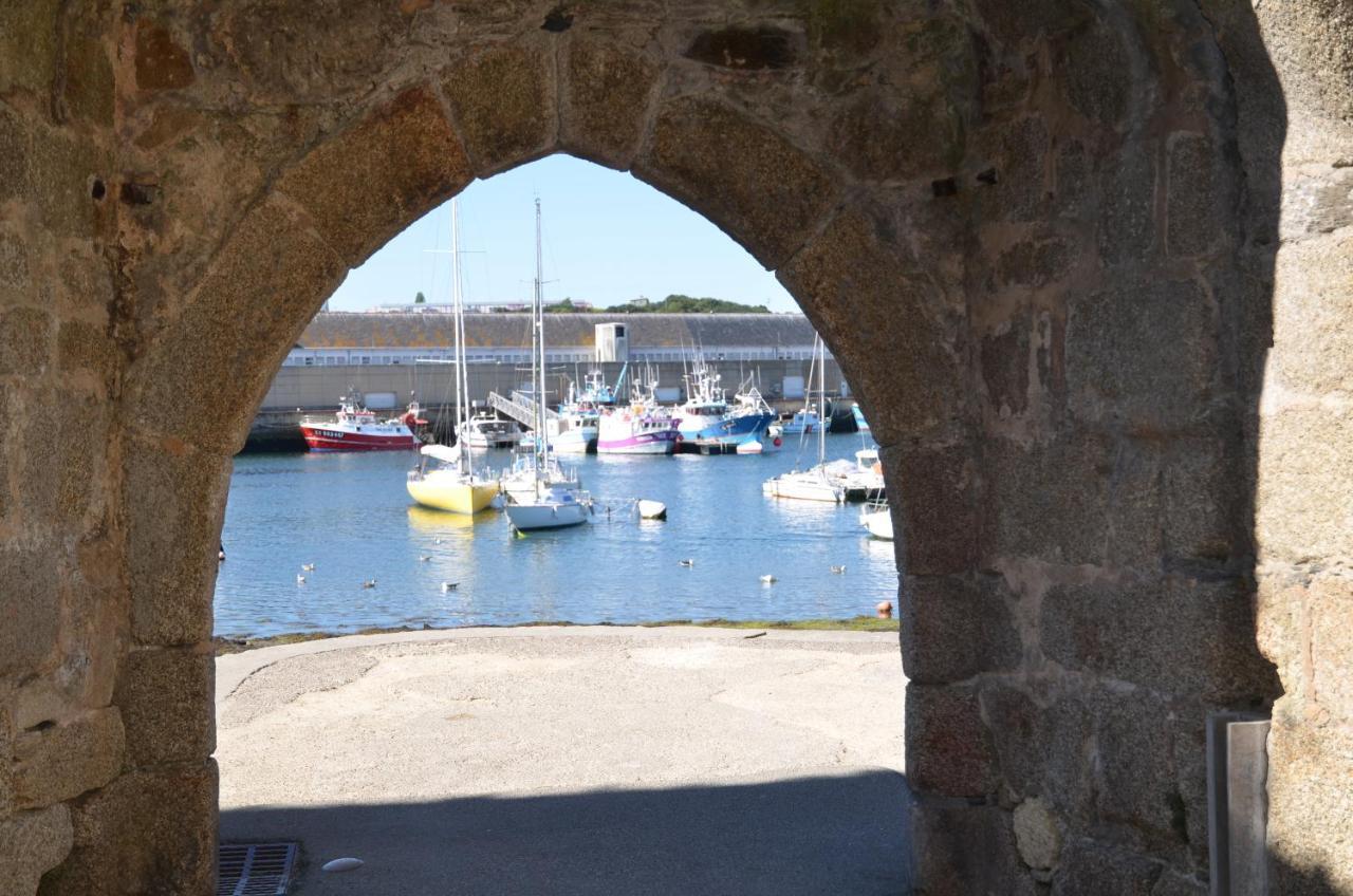 Votre Vue, La Mer, Les Bateaux !!! Wir Sprechen Flieben Deutsch, Touristentipps, We Speak English 孔卡尔诺 外观 照片