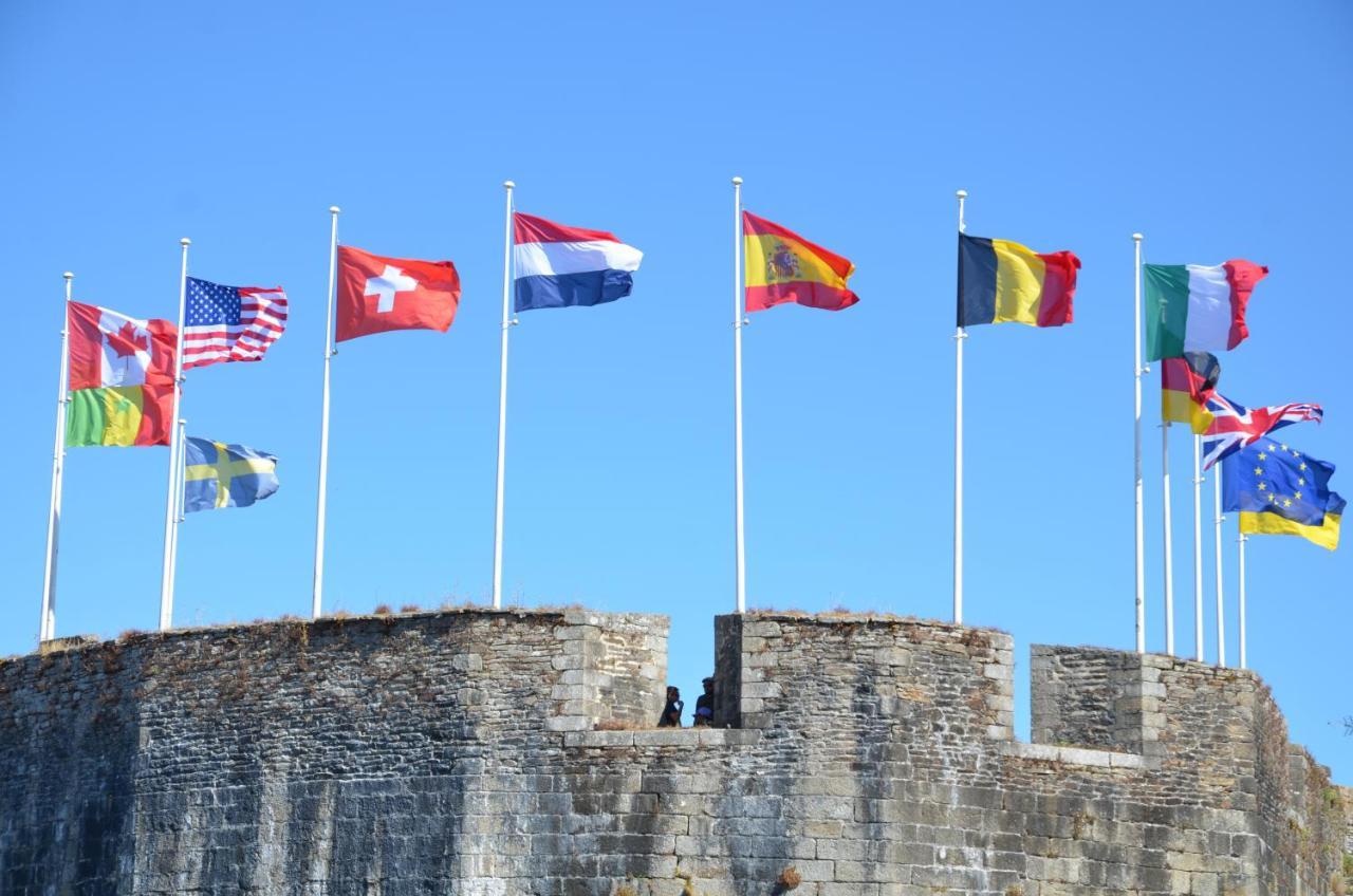 Votre Vue, La Mer, Les Bateaux !!! Wir Sprechen Flieben Deutsch, Touristentipps, We Speak English 孔卡尔诺 外观 照片